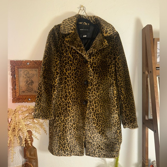 Moda International Concepts Animal Print Teddy Jacket - Picture 2 of 7